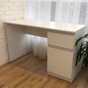 Комп'ютерний стіл Kvatro 1250х530х750 мм Білий