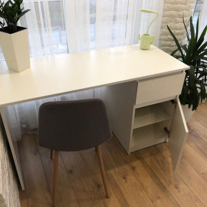 Комп'ютерний стіл Kvatro 1250х530х750 мм Білий