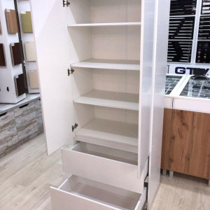 Шафа Kvatro 2ДВ2Ш з полицями 800х470х1990 Білий Шафа Kvatro 2ДВ2Ш з полицями 800х470х1990 Білий