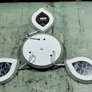 У B S2313/3 WT 3X(7W+6W)+1X12W RGB***243