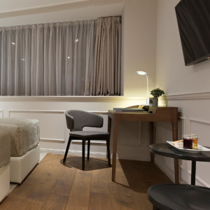 Настільний світлодіодний світильник Ardero DE1736ARD 9W 550Lm білий